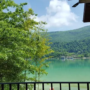 https://les-sirenes.hotels-rhonealpes.com